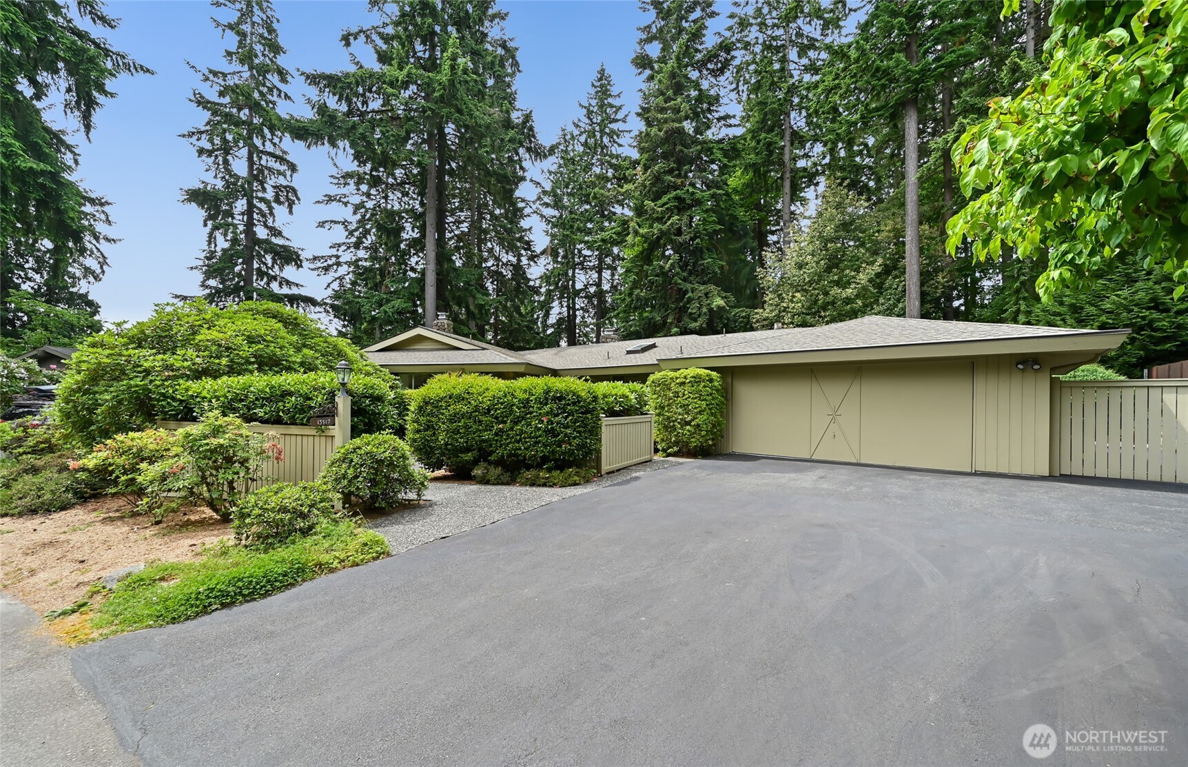 13517 Northshire Road Property Photo 1