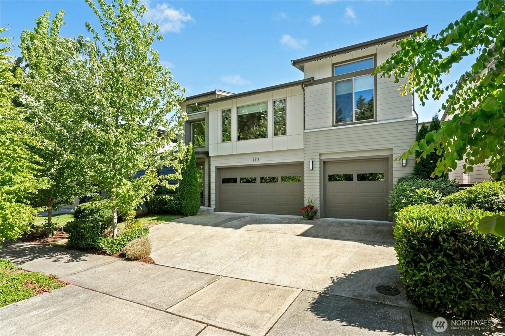 5111 Ne 12th Street Property Photo 1