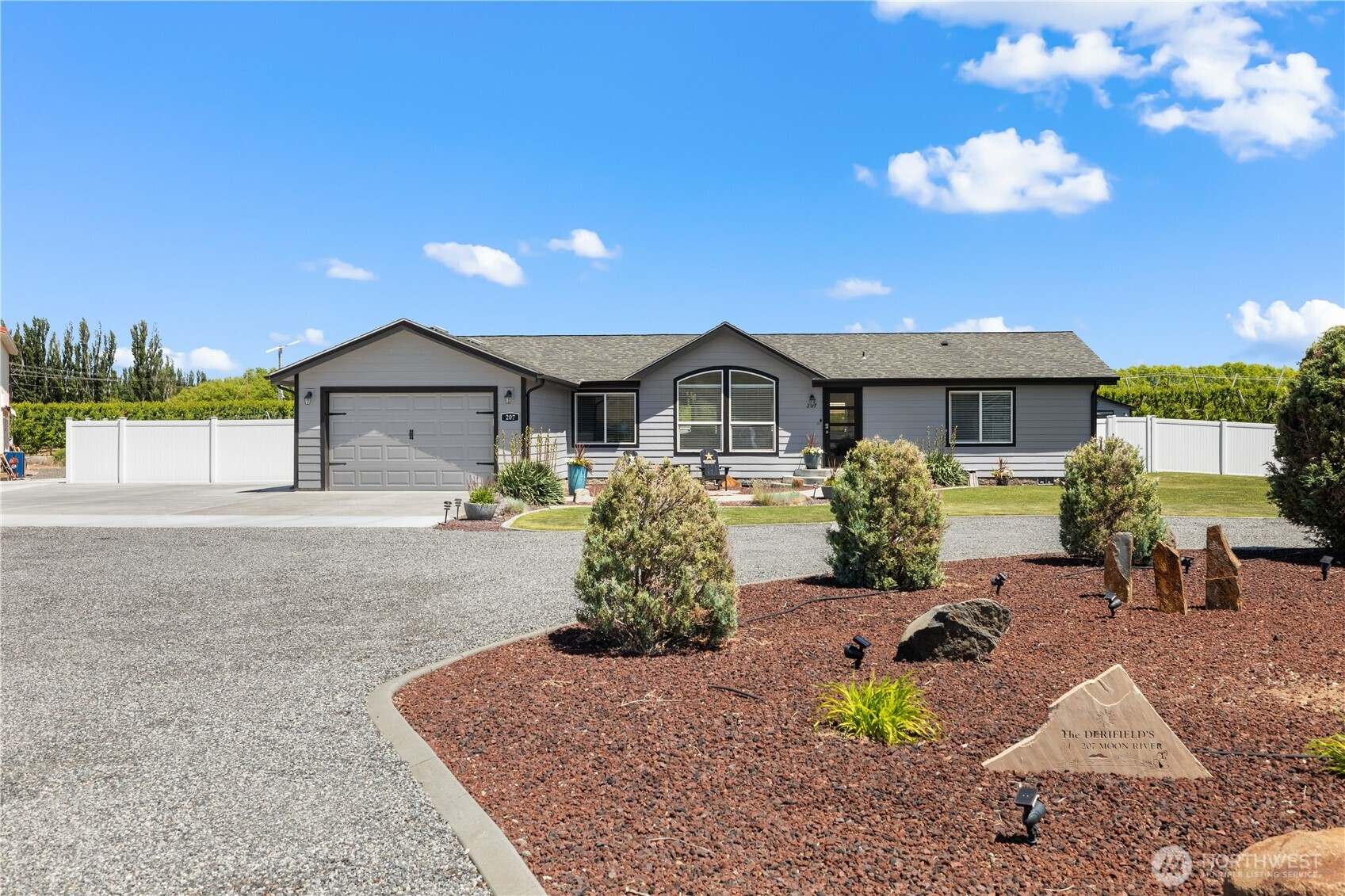 207 Moon River View Property Photo 1