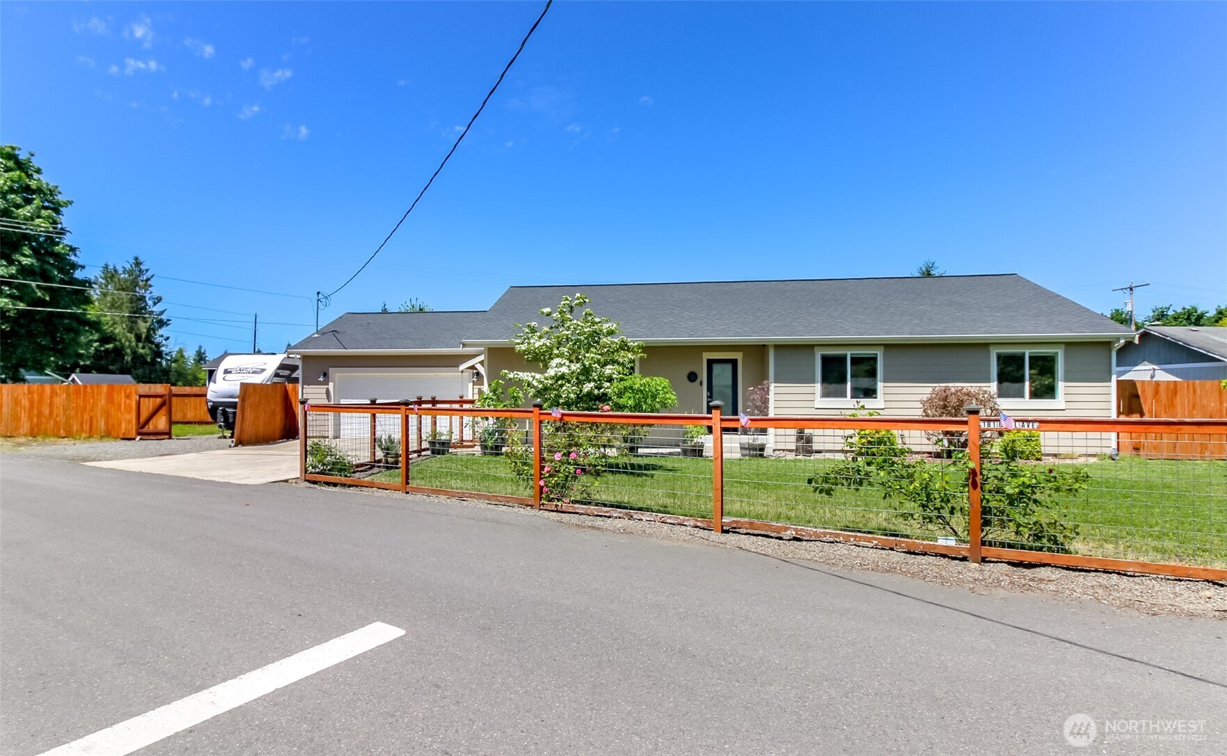 181 Coal Avenue Property Photo 1