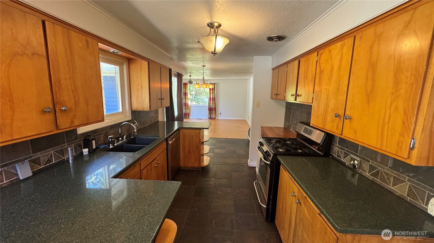 1245 W Axton Road Property Photo 4