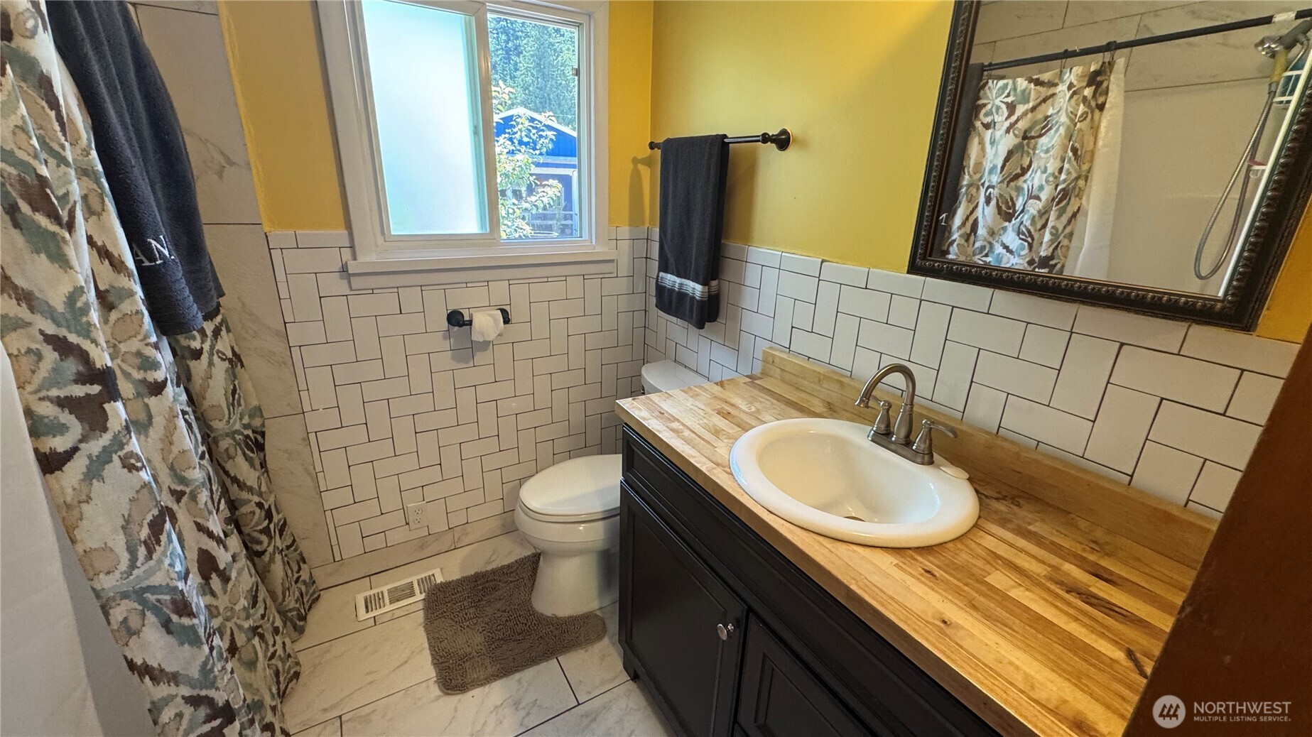 1245 W Axton Road Property Photo 14