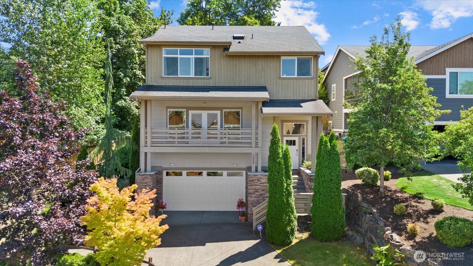 2025 Ne 37th Place Property Photo 1