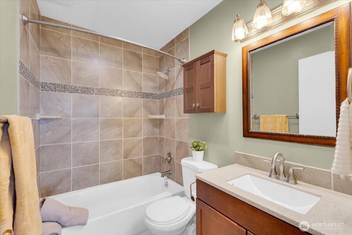 720 Lakeside Avenue 406 Property Photo 14