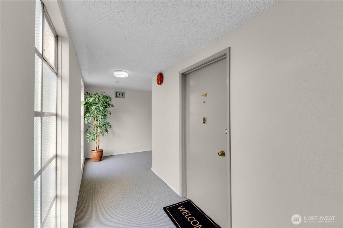 720 Lakeside Avenue 406 Property Photo 25