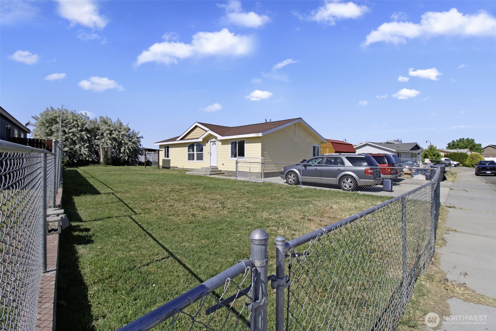 524 New Gate Dr Property Photo 1