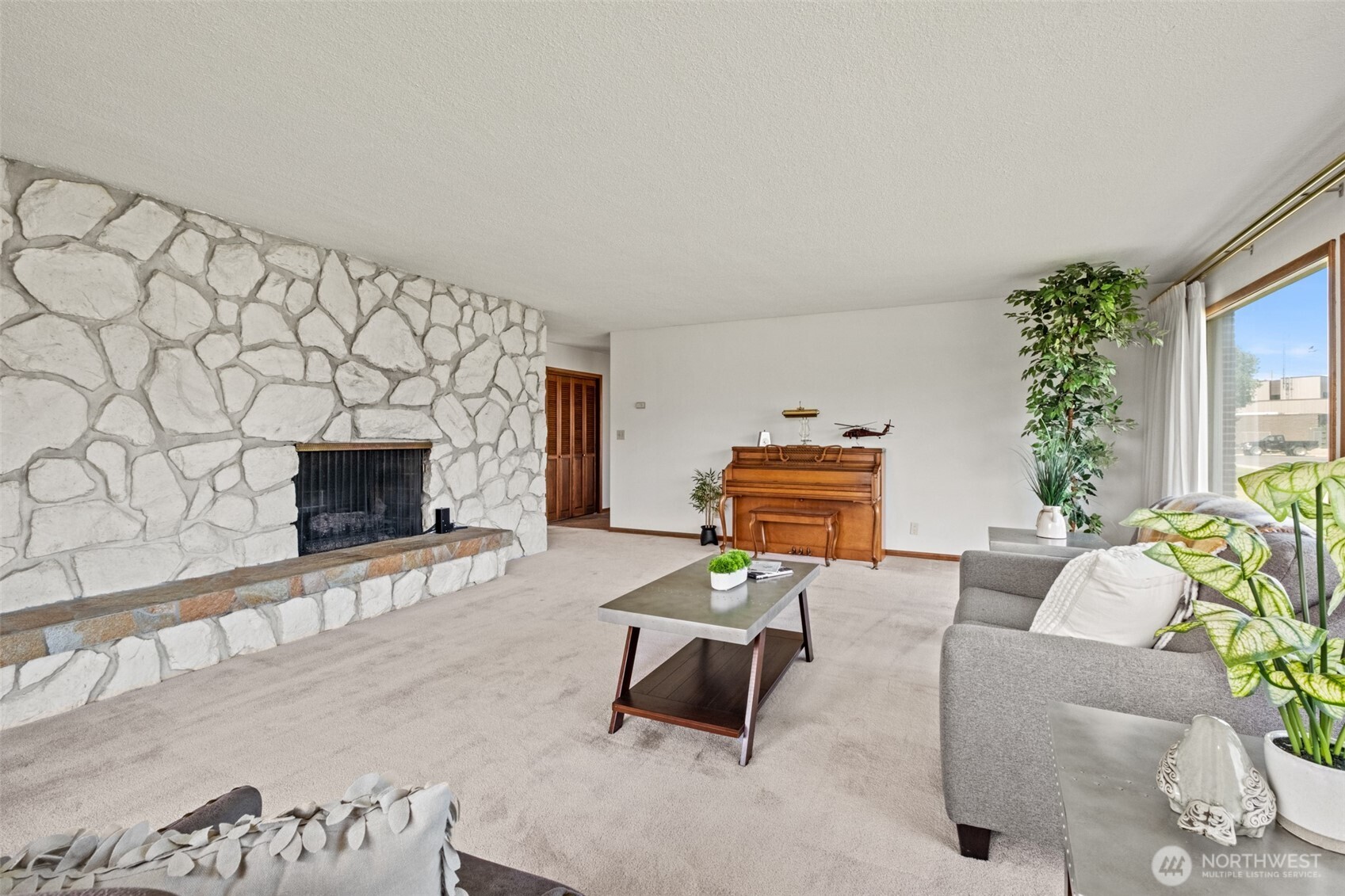 742 I Street Property Photo 4