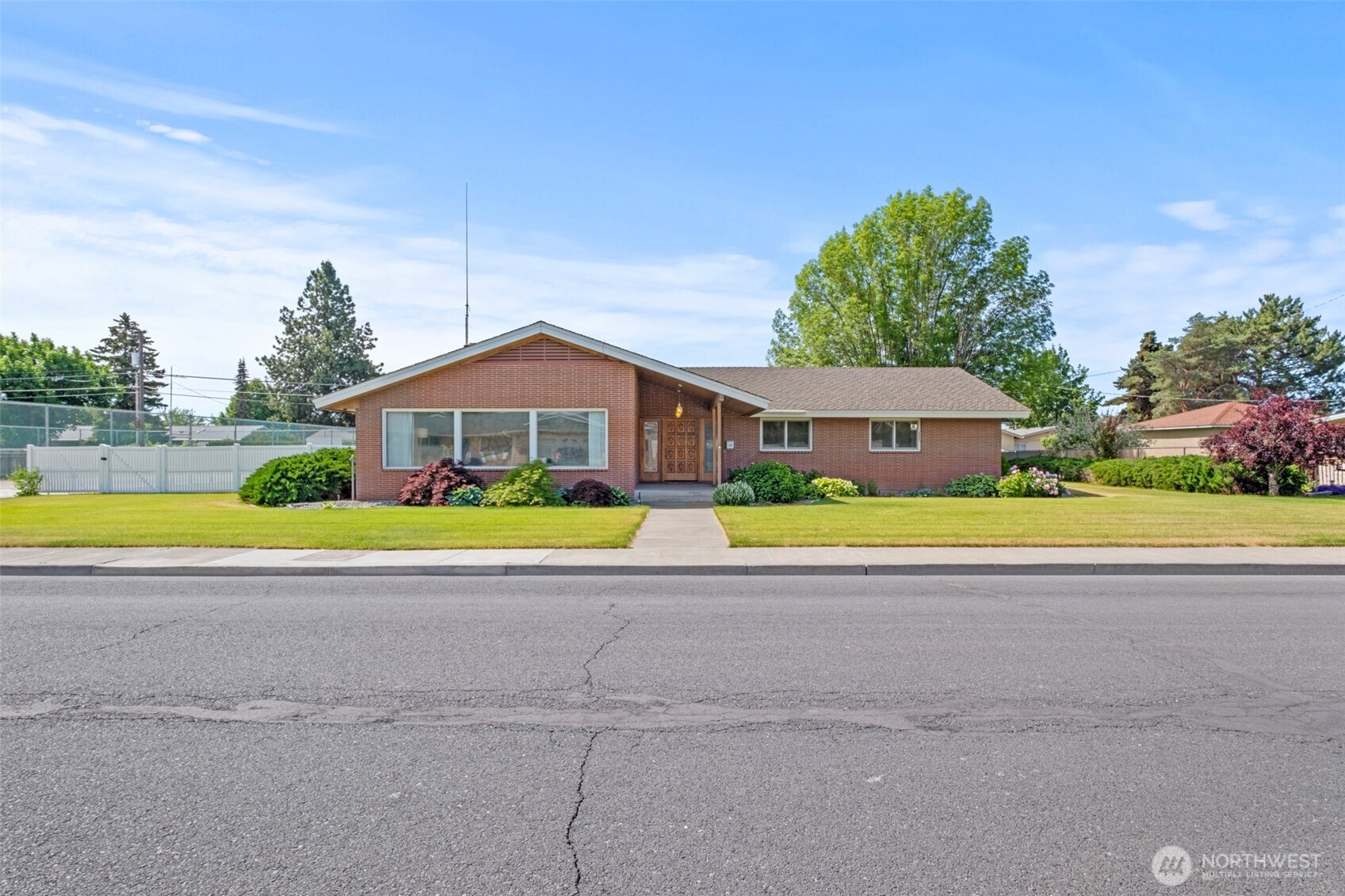 742 I Street Property Photo 27