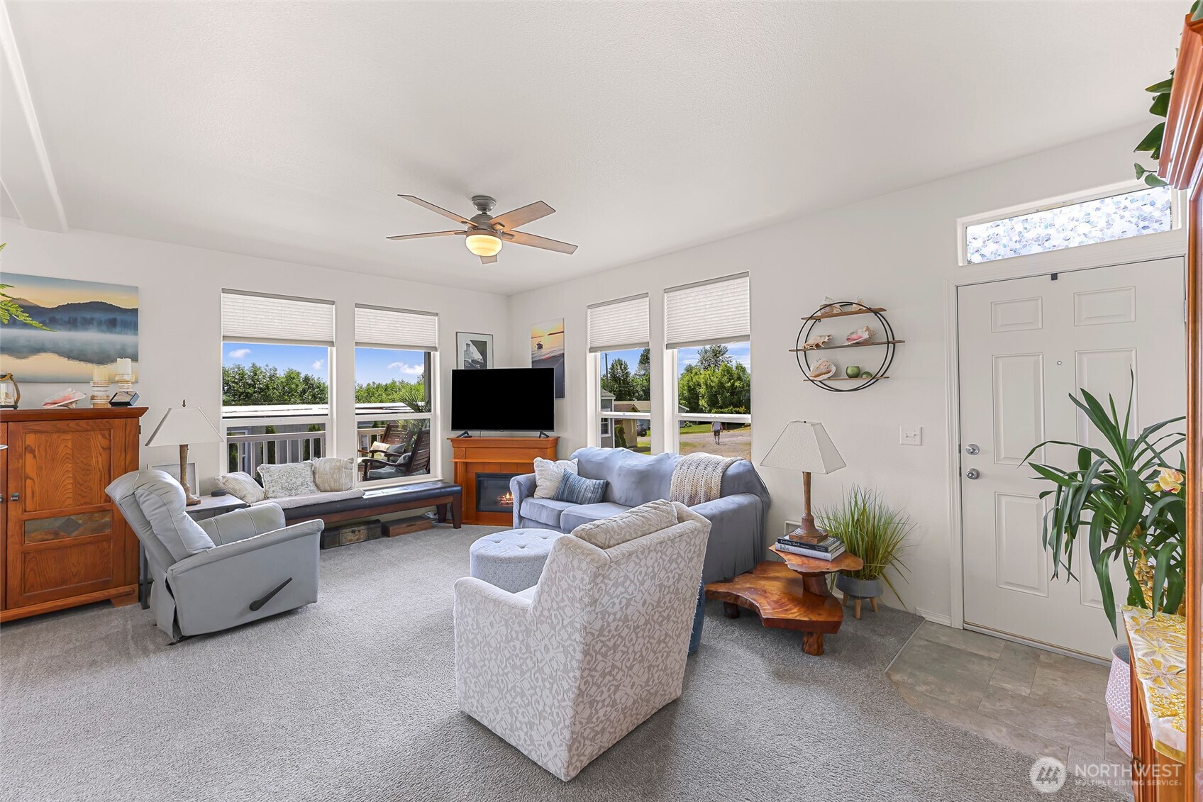 8412 Richard Way Property Photo 5