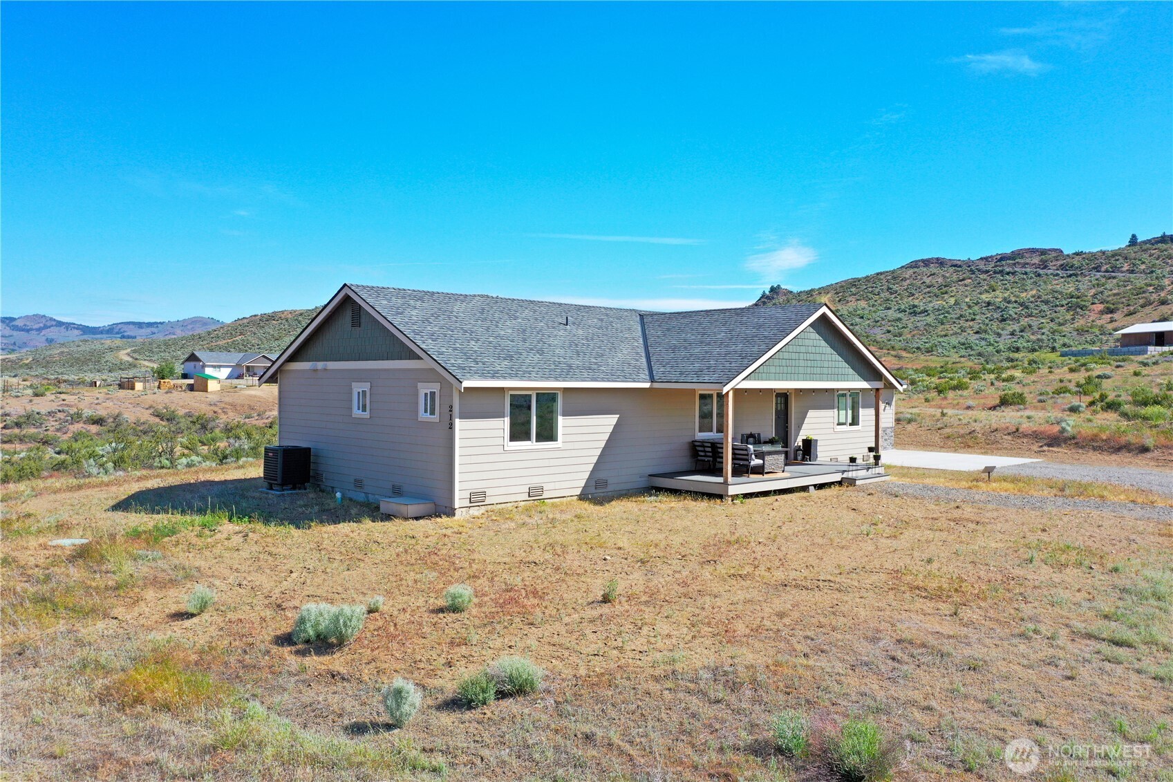 212 Hubbard Road Property Photo 3