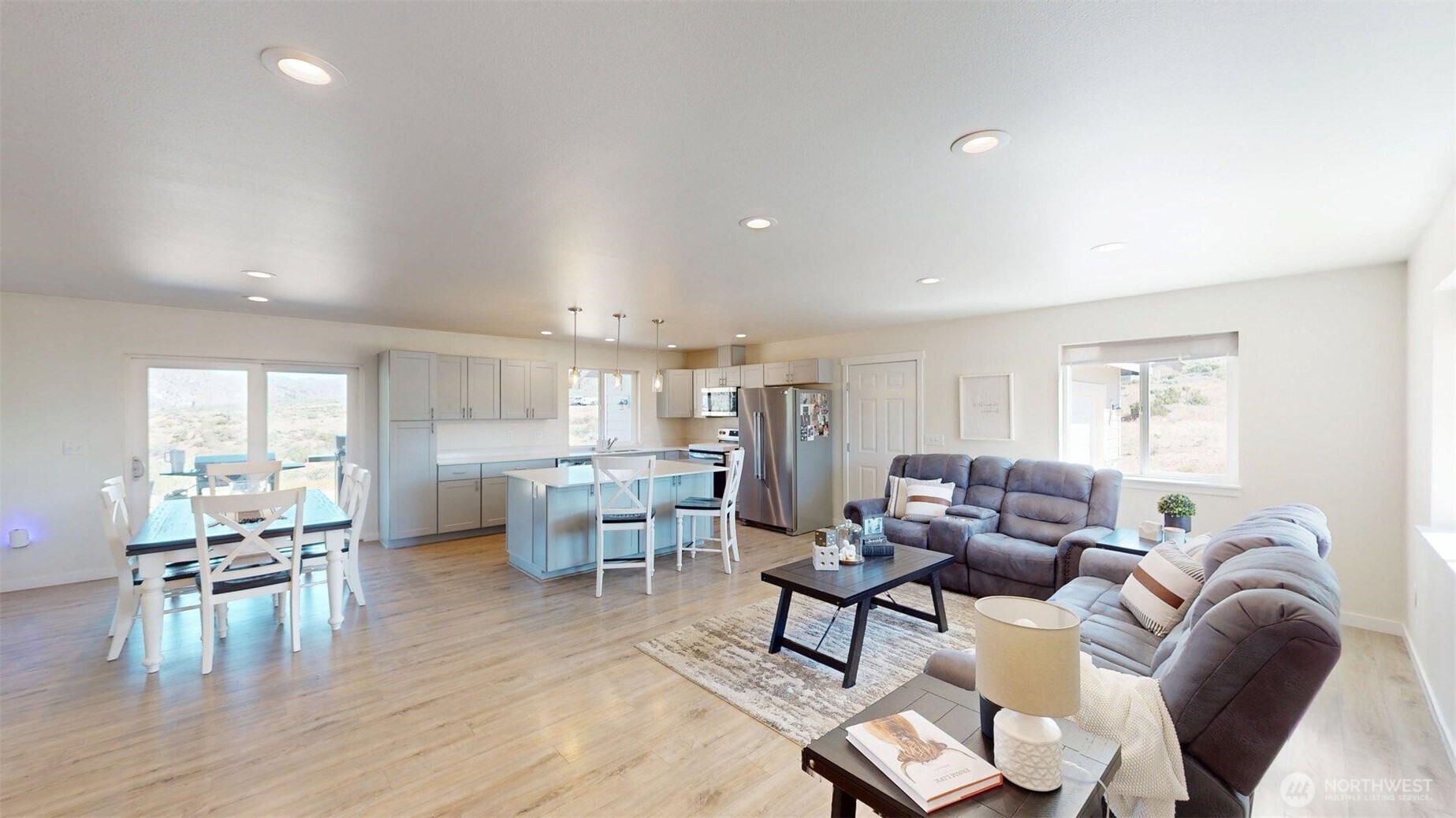 212 Hubbard Road Property Photo 6