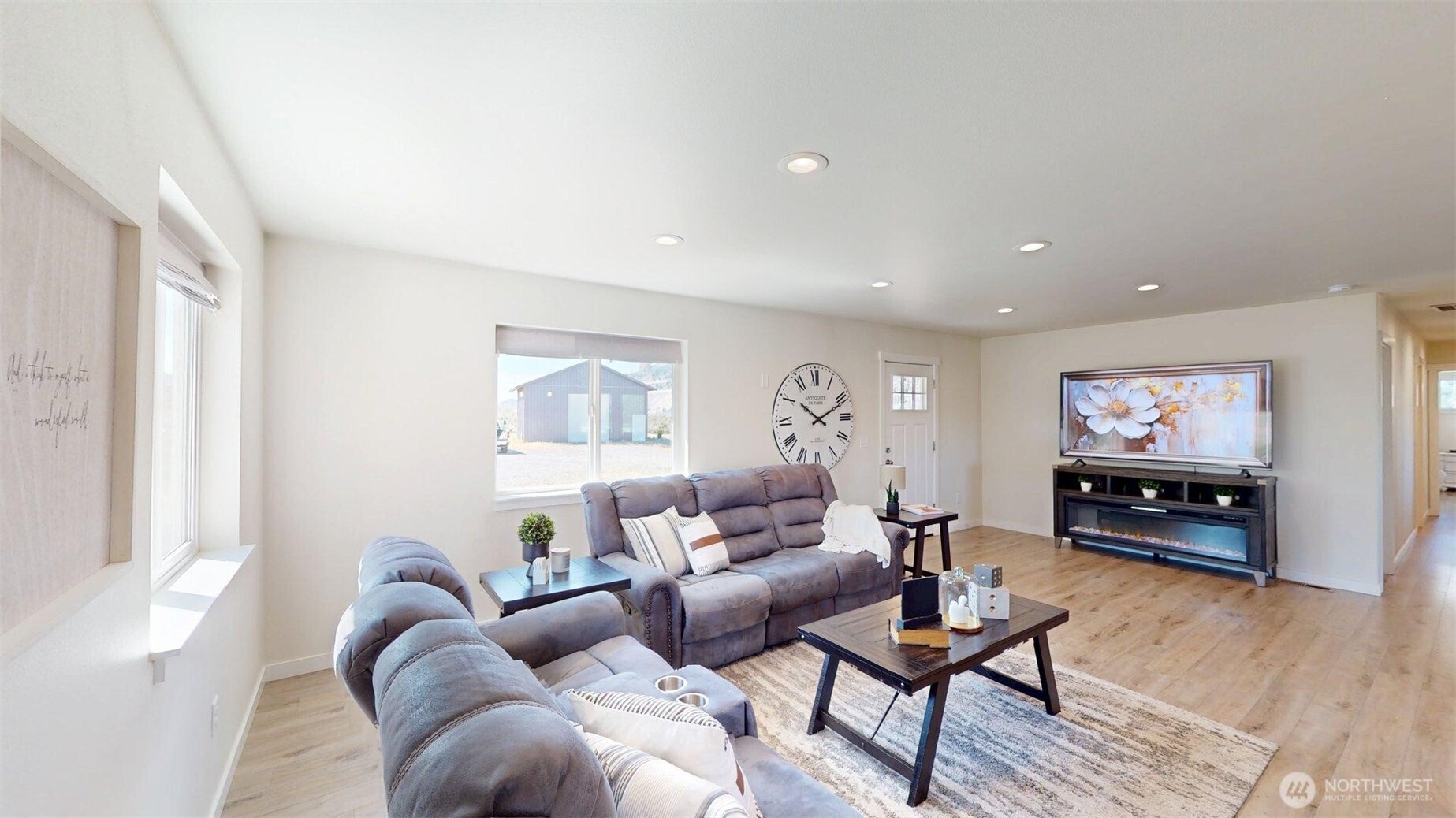 212 Hubbard Road Property Photo 9