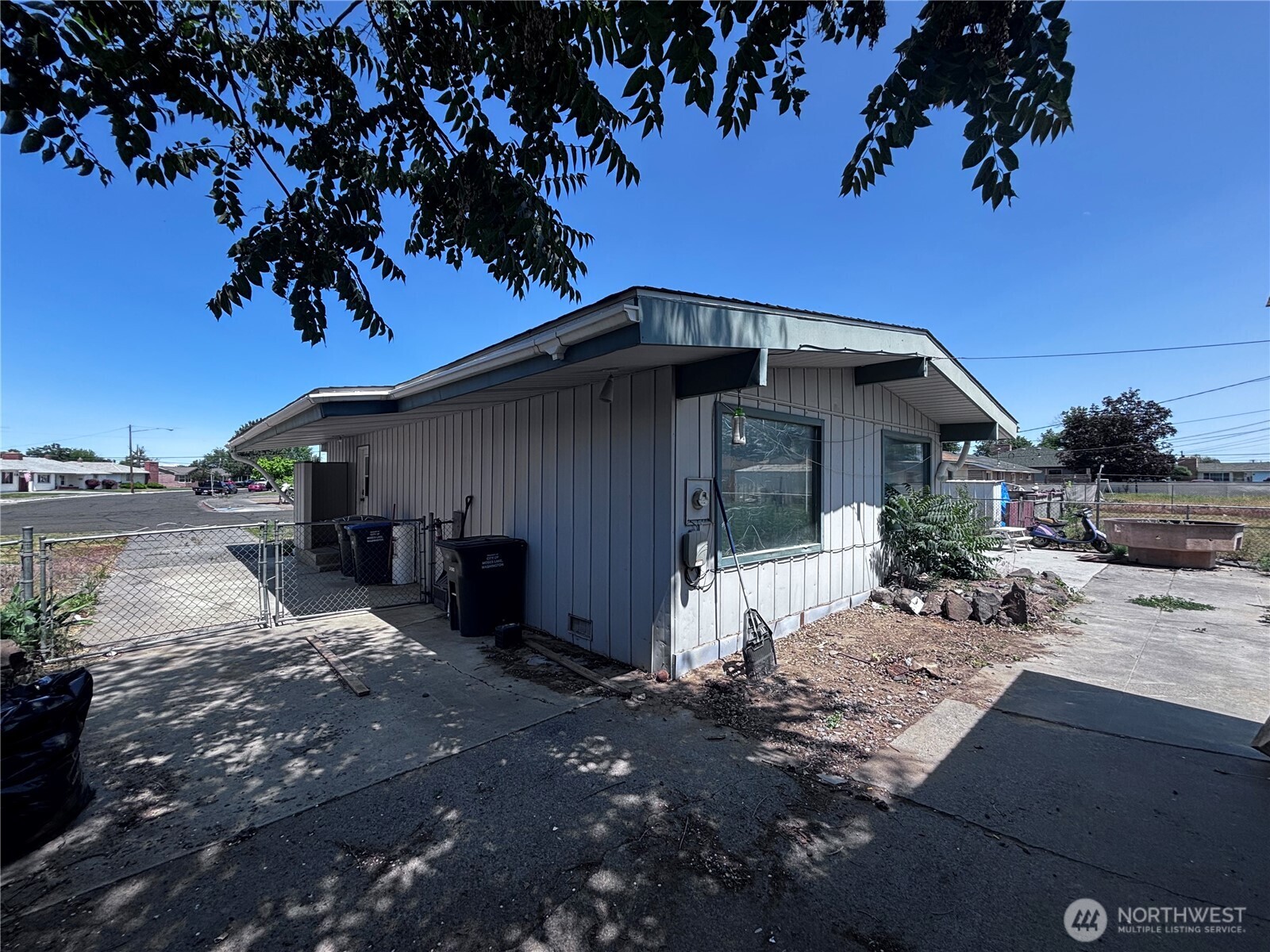 927 E Cherry Avenue Property Photo 4
