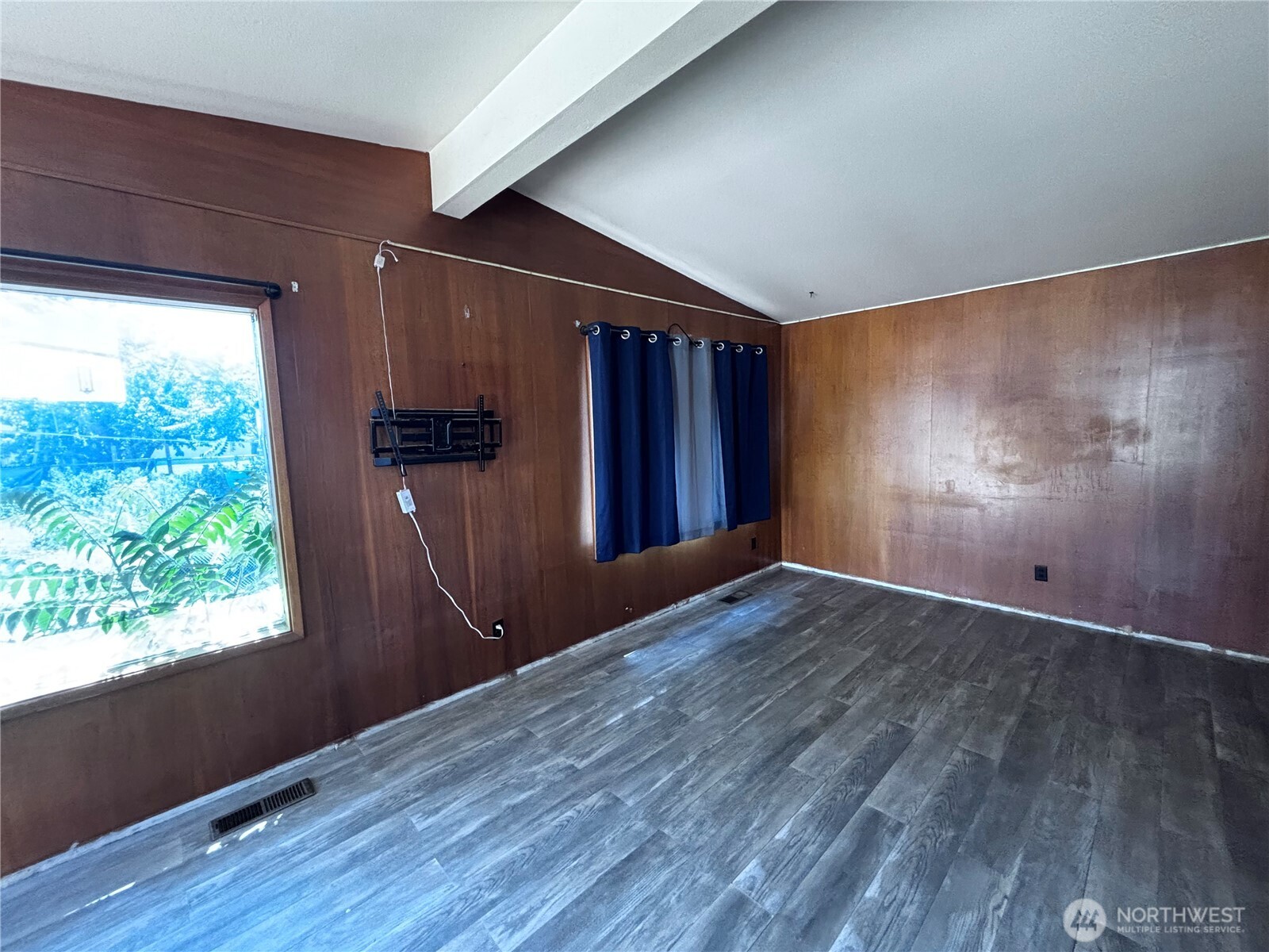 927 E Cherry Avenue Property Photo 6
