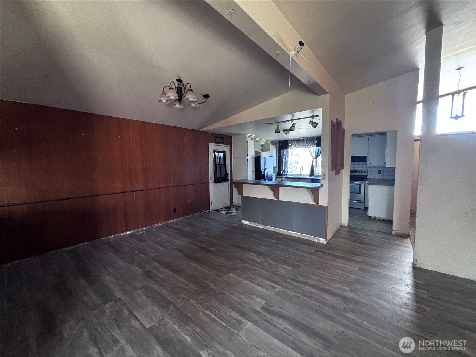927 E Cherry Avenue Property Photo 7