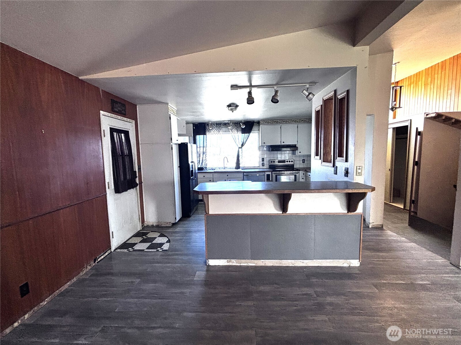 927 E Cherry Avenue Property Photo 8