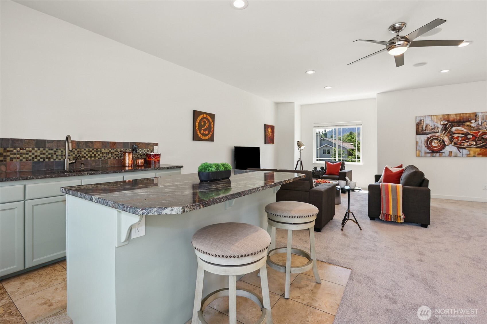 125 1st Avenue Property Photo 17
