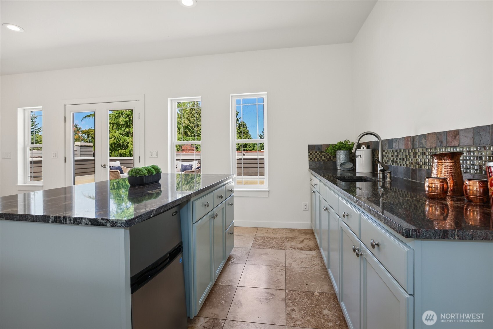 125 1st Avenue Property Photo 18