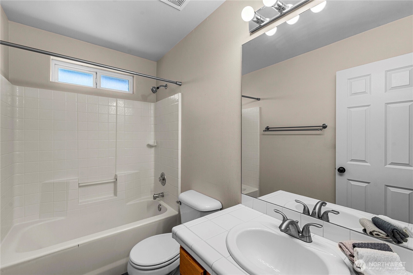 2207 Stephanie Brooke Property Photo 29
