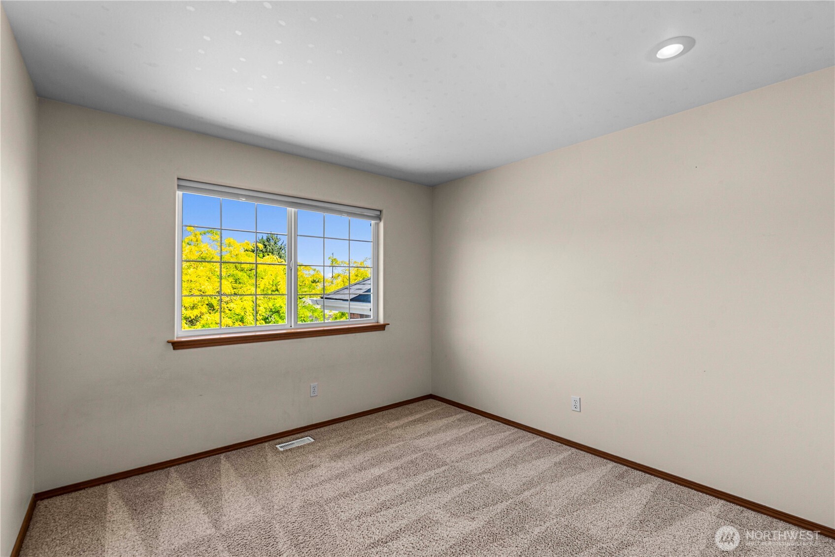 2207 Stephanie Brooke Property Photo 30