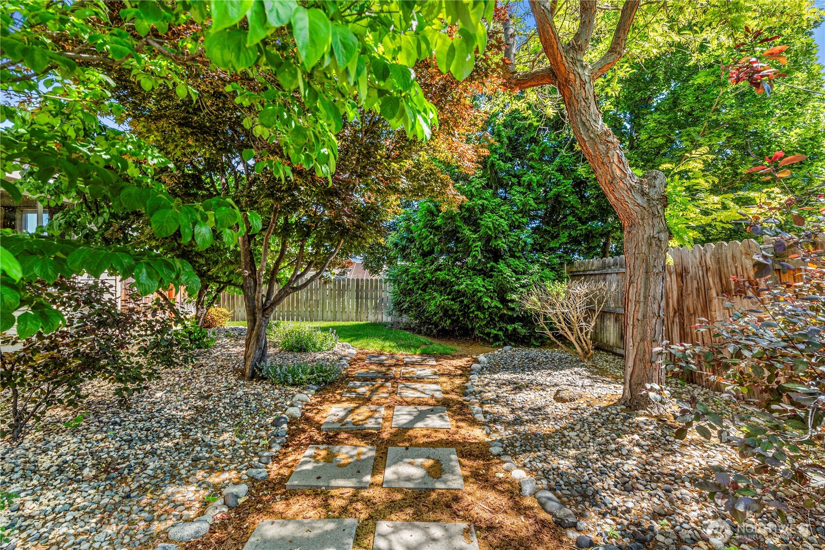 2207 Stephanie Brooke Property Photo 35