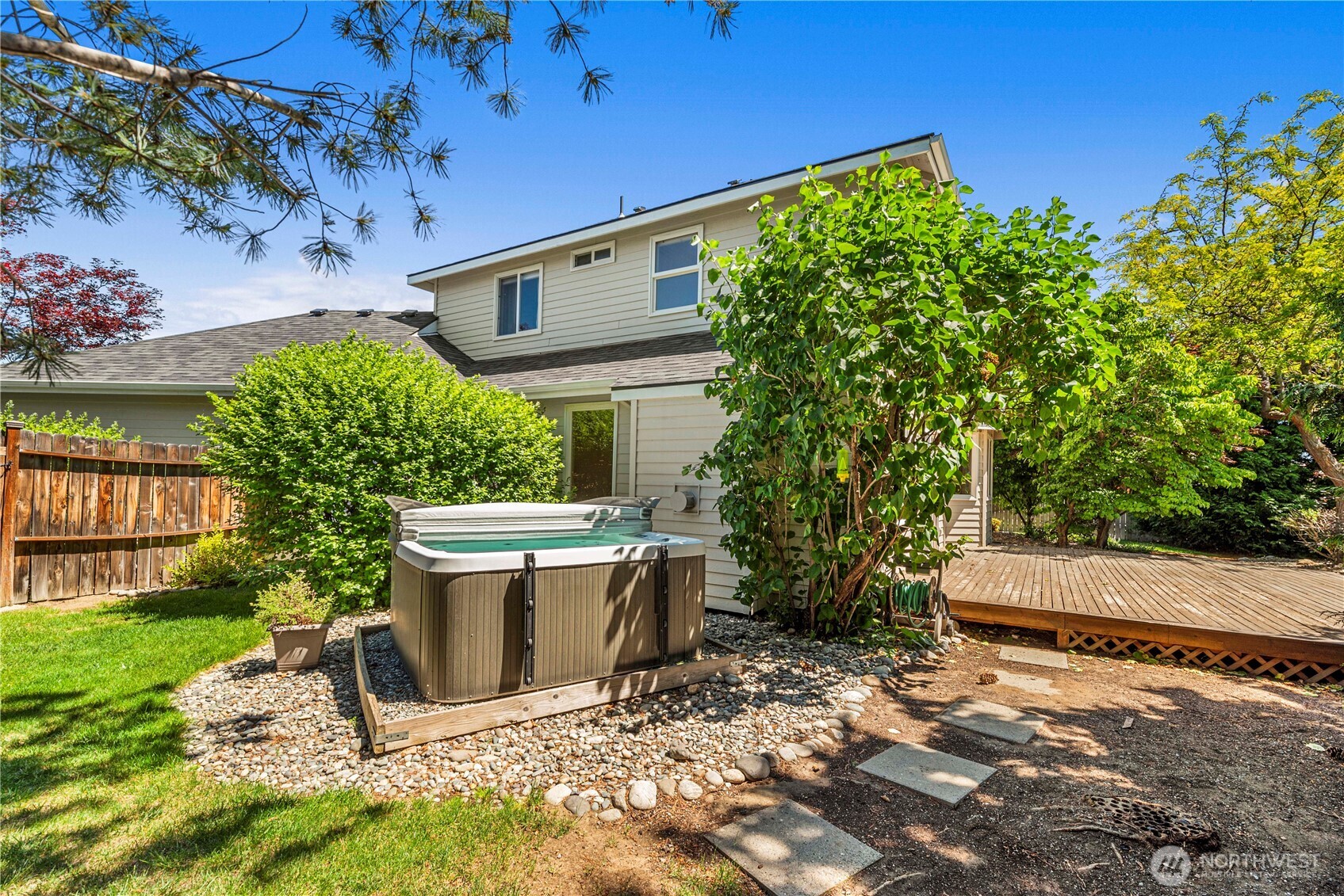 2207 Stephanie Brooke Property Photo 39