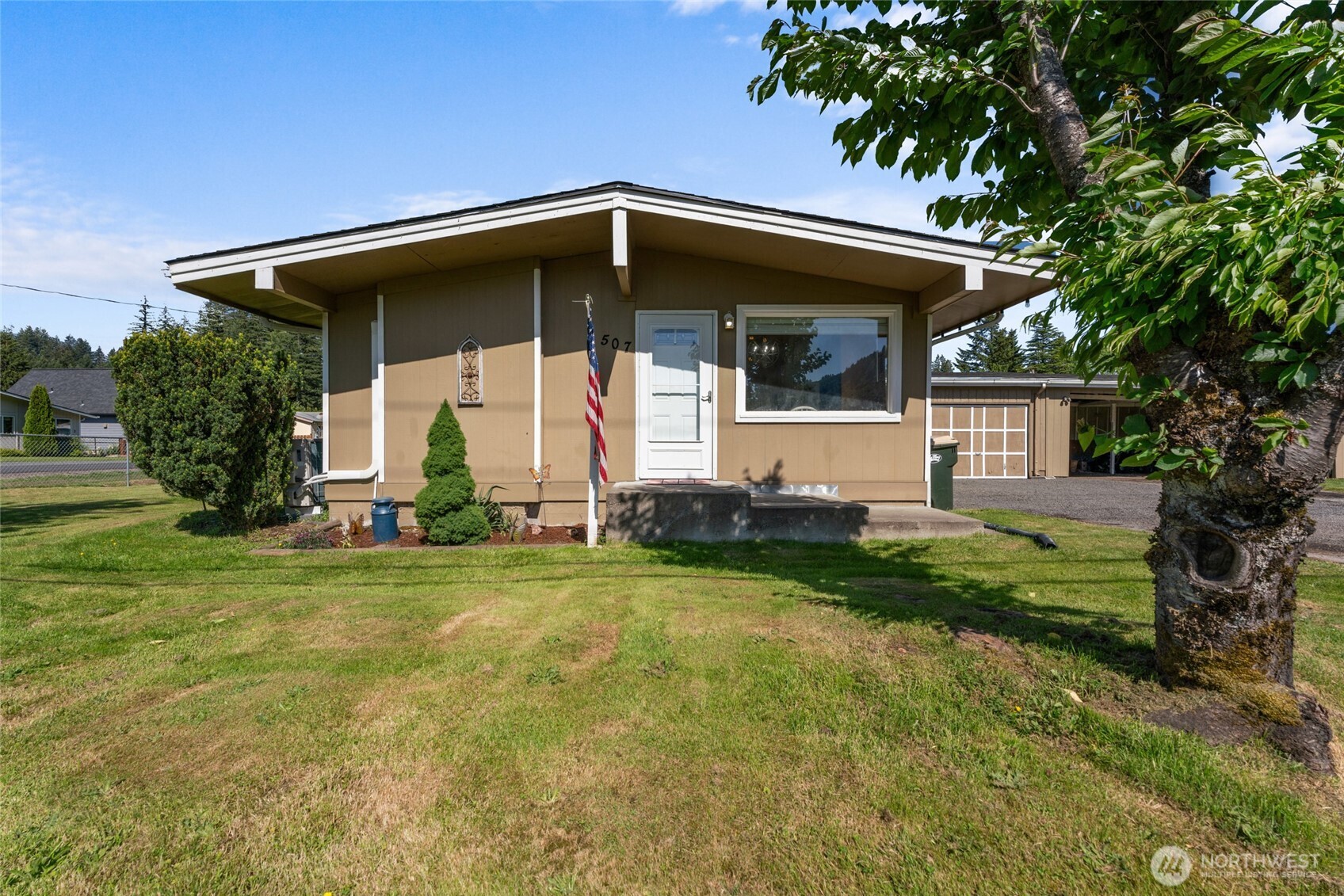 507 1st Avenue Property Photo 1