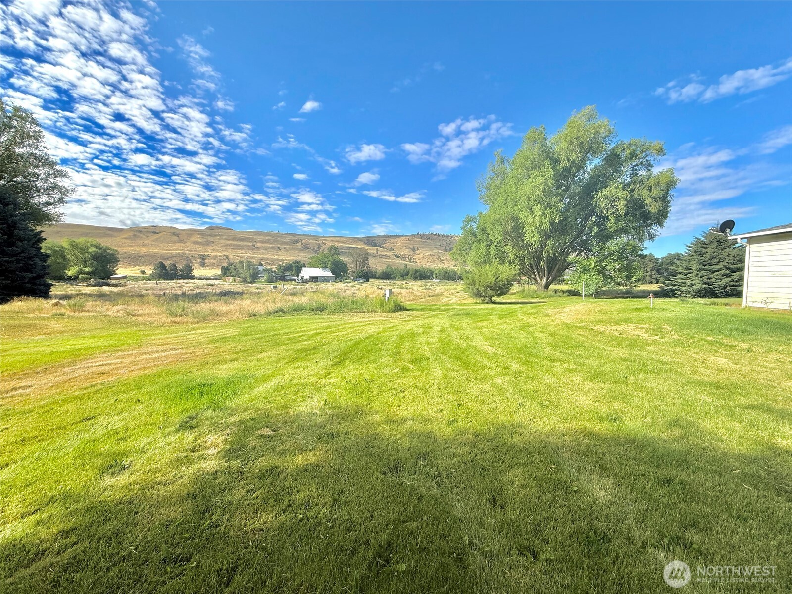 1888 Old Hwy 97 Property Photo 3