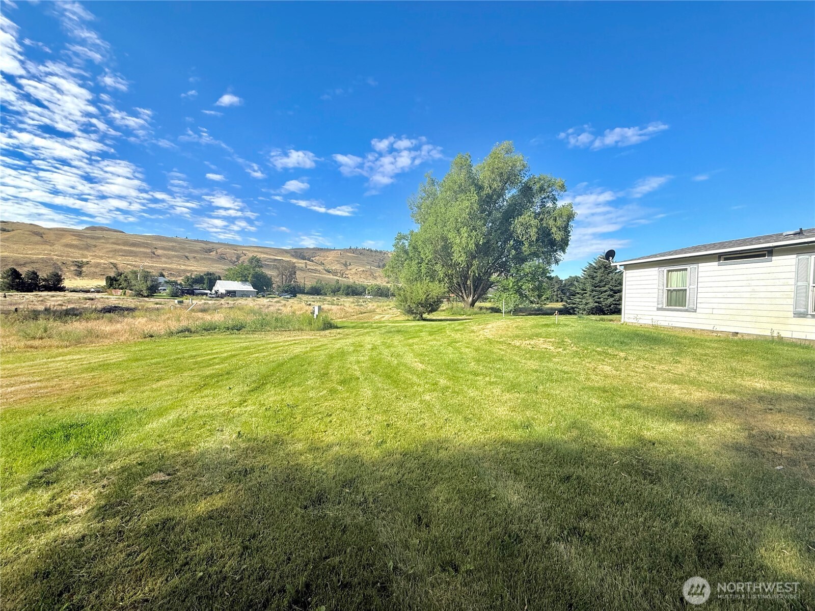 1888 Old Hwy 97 Property Photo 4