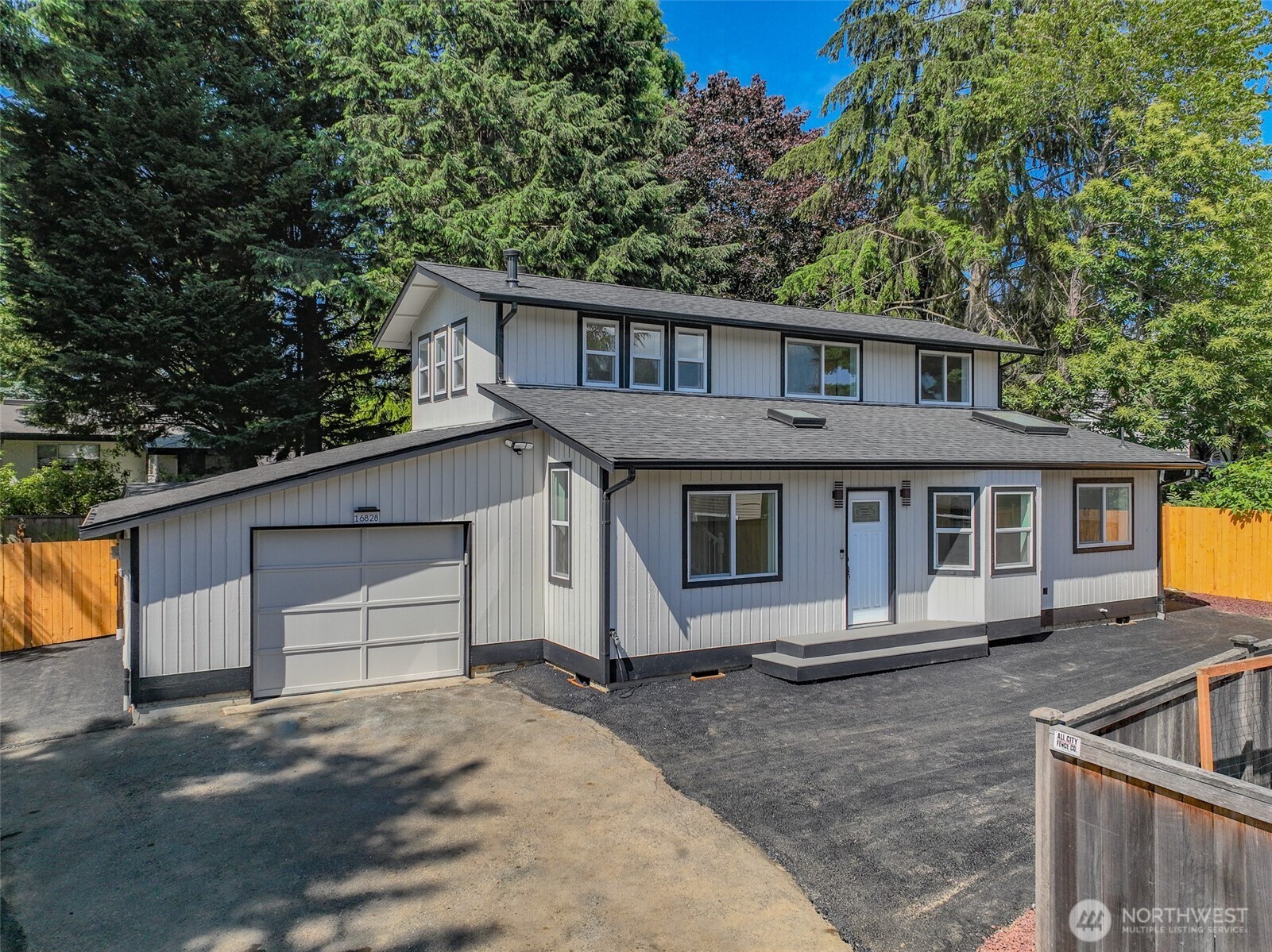 16828 Ambaum Boulevard Property Photo 1