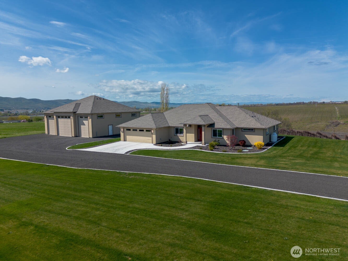 26602 N Rothrock Road Property Photo 1