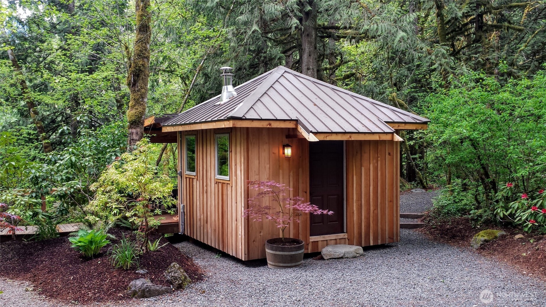 423 Lords Lake Loop Property Photo 4