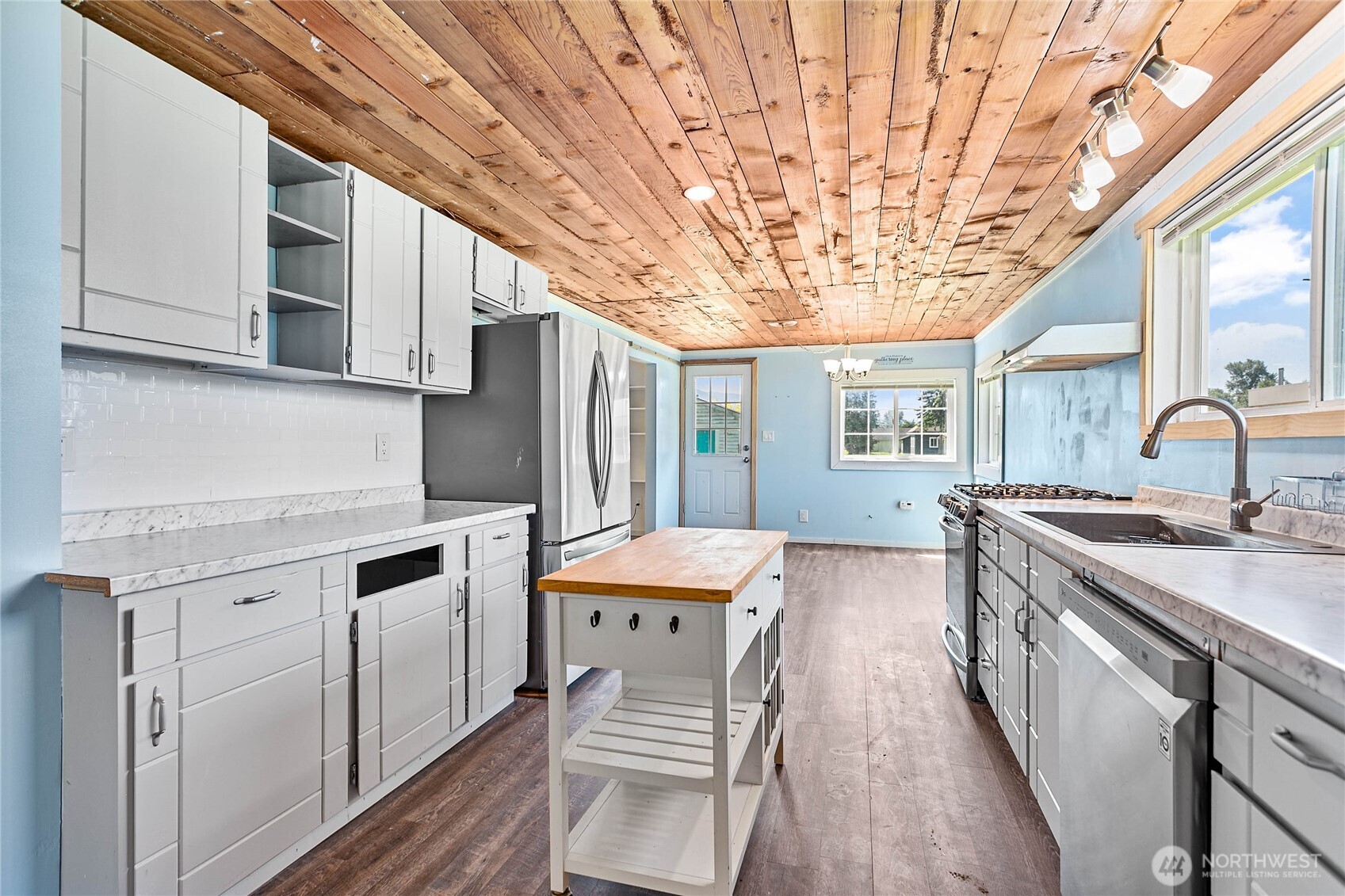 131 Columbia Street Property Photo 6