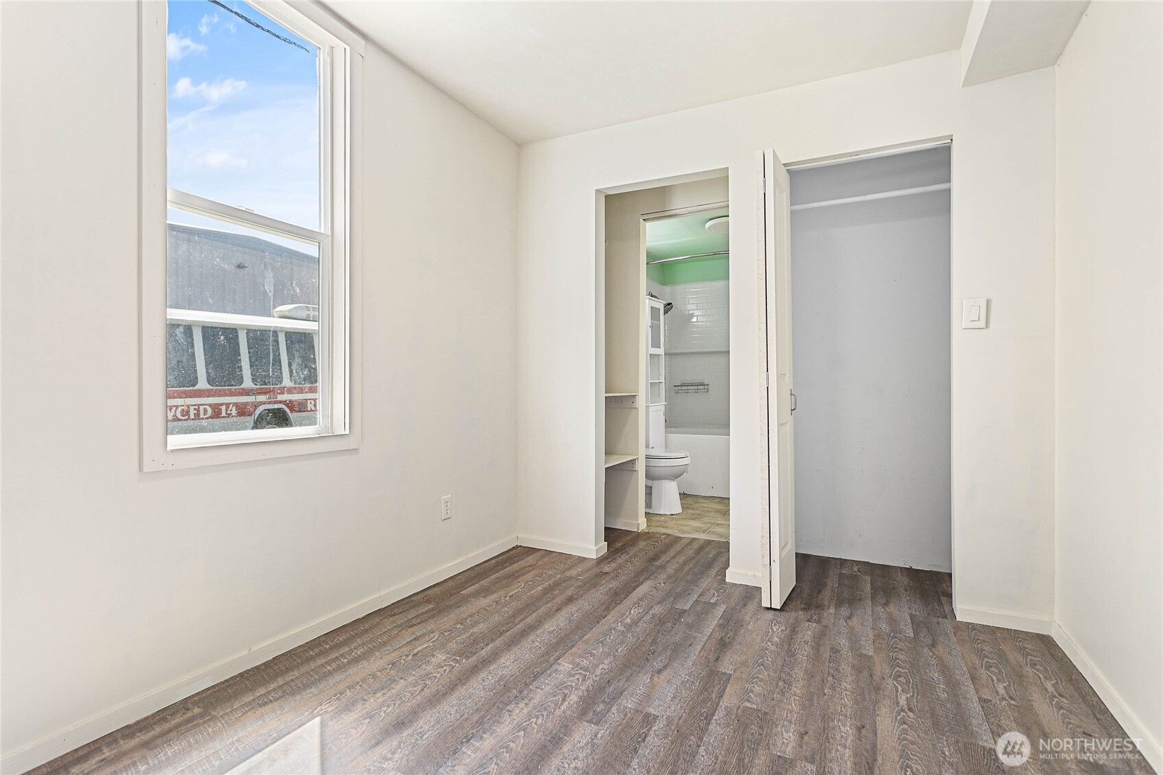 131 Columbia Street Property Photo 16