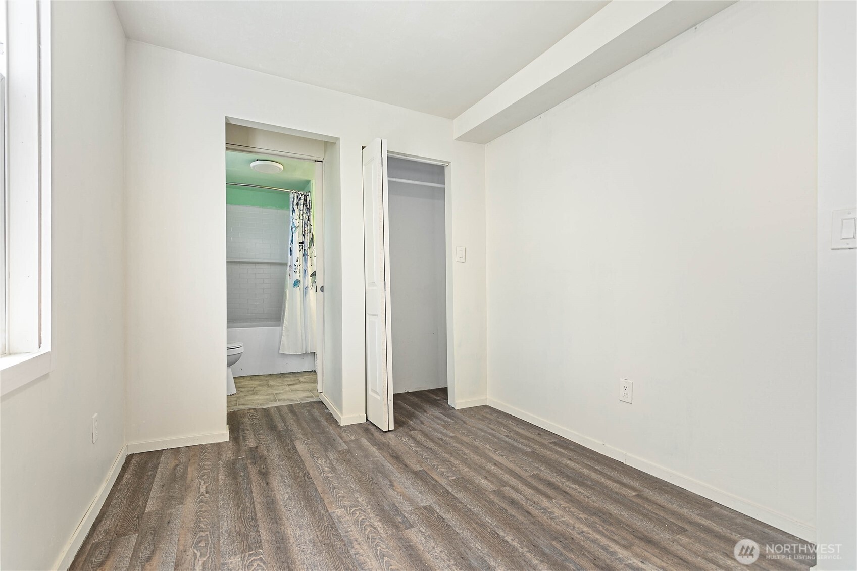 131 Columbia Street Property Photo 17