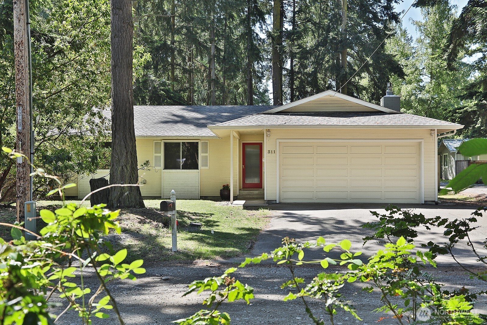 311 Edgecliff Dr Property Photo 1