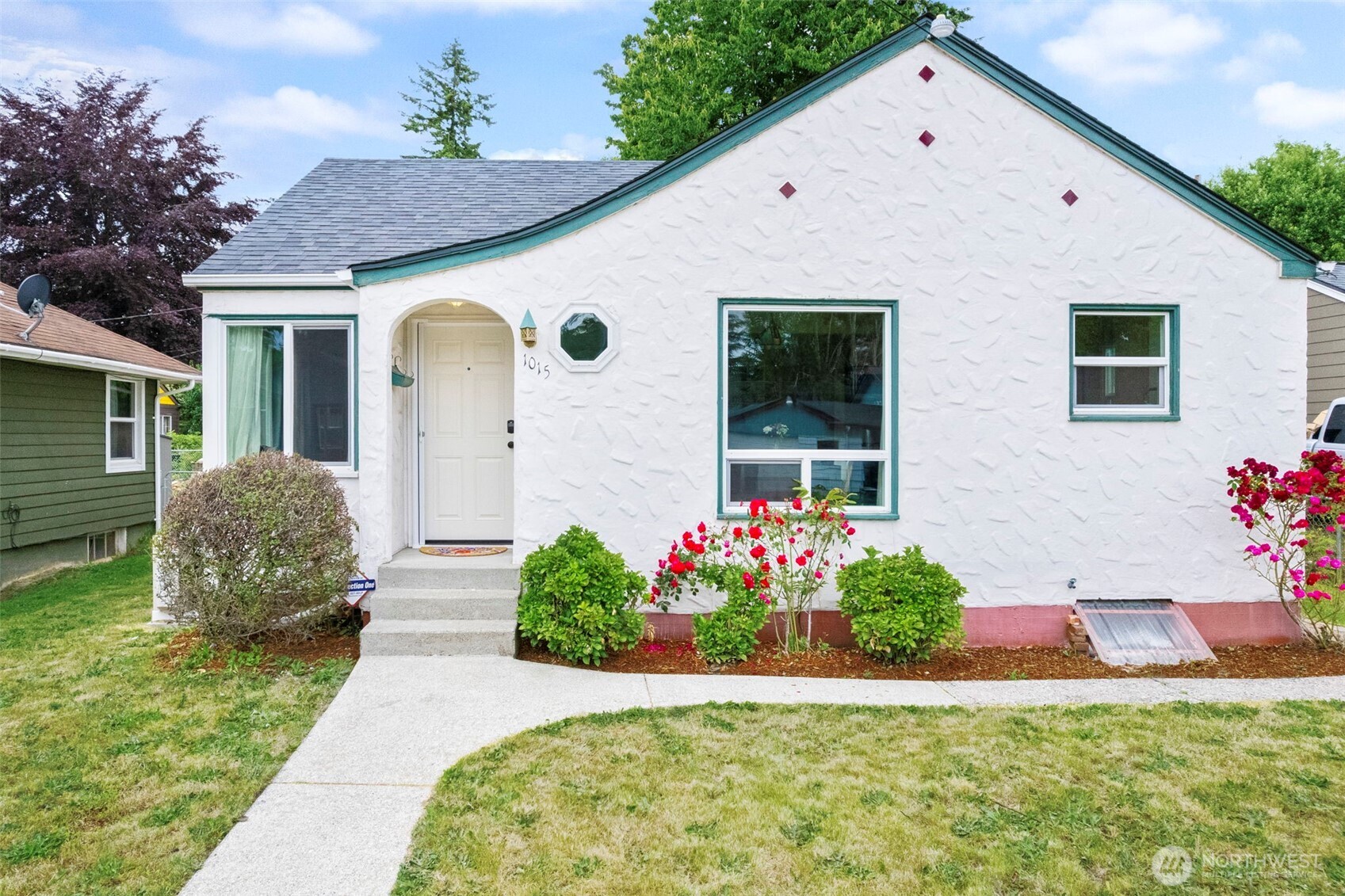 1015 Hewitt Avenue Property Photo 1