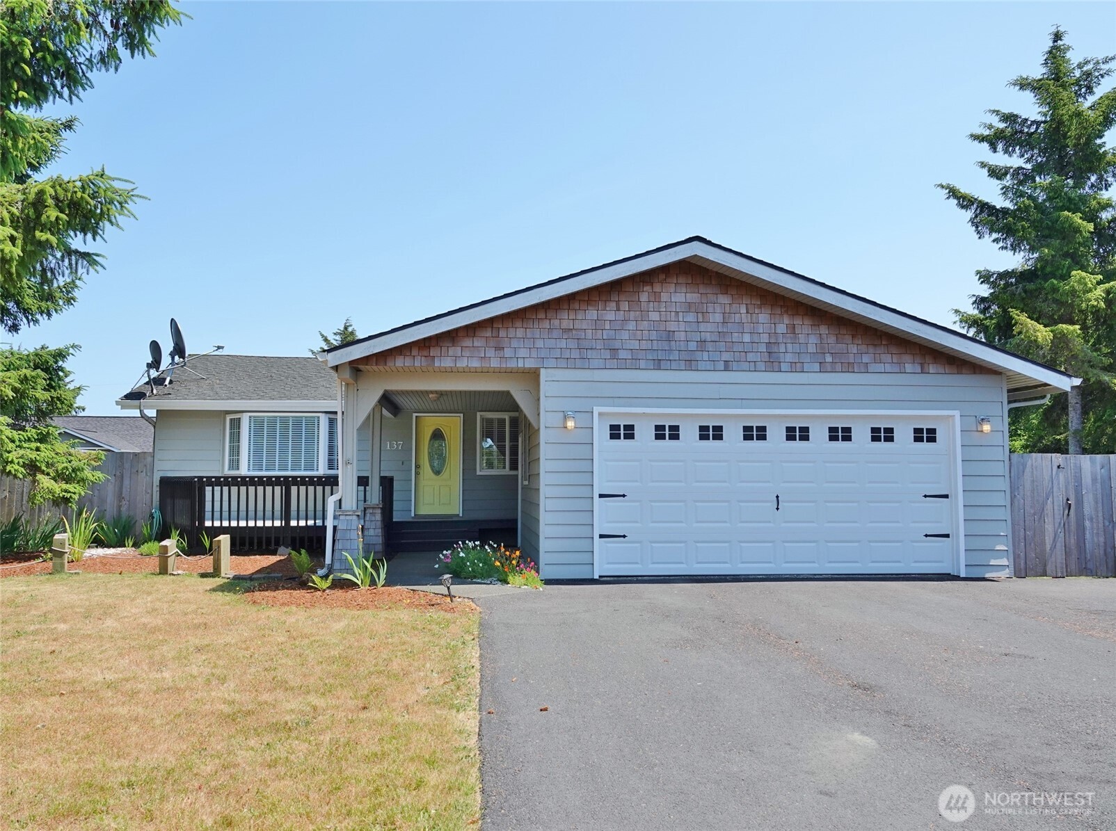 137 S Razor Clam Drive Property Photo 1