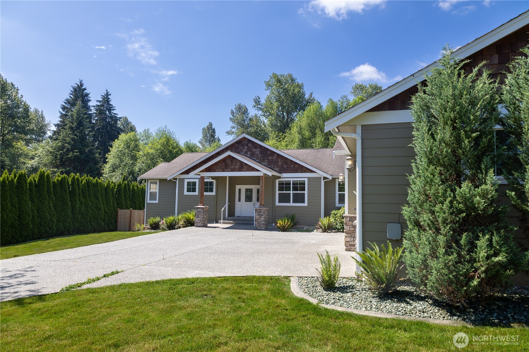 26306 2nd Avenue Property Photo 6