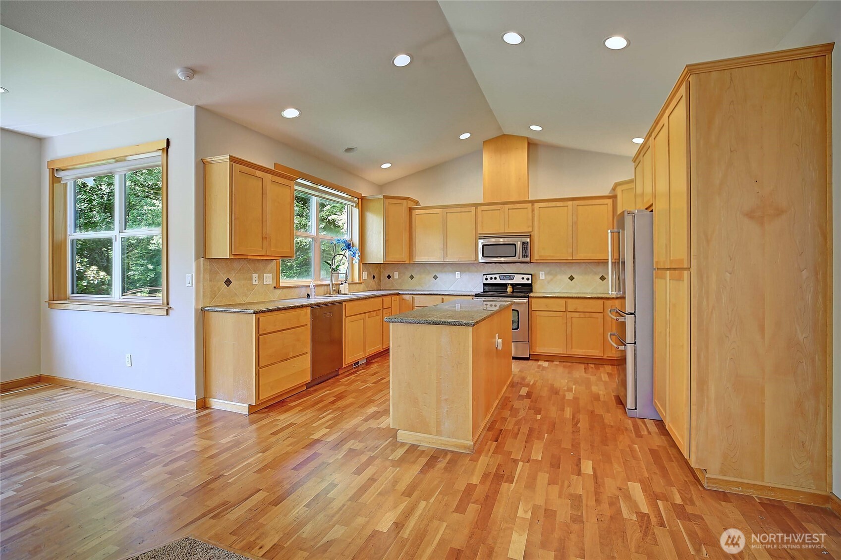 26306 2nd Avenue Property Photo 11