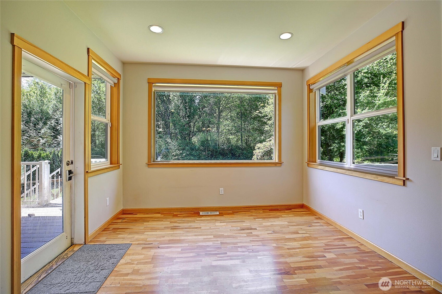 26306 2nd Avenue Property Photo 14