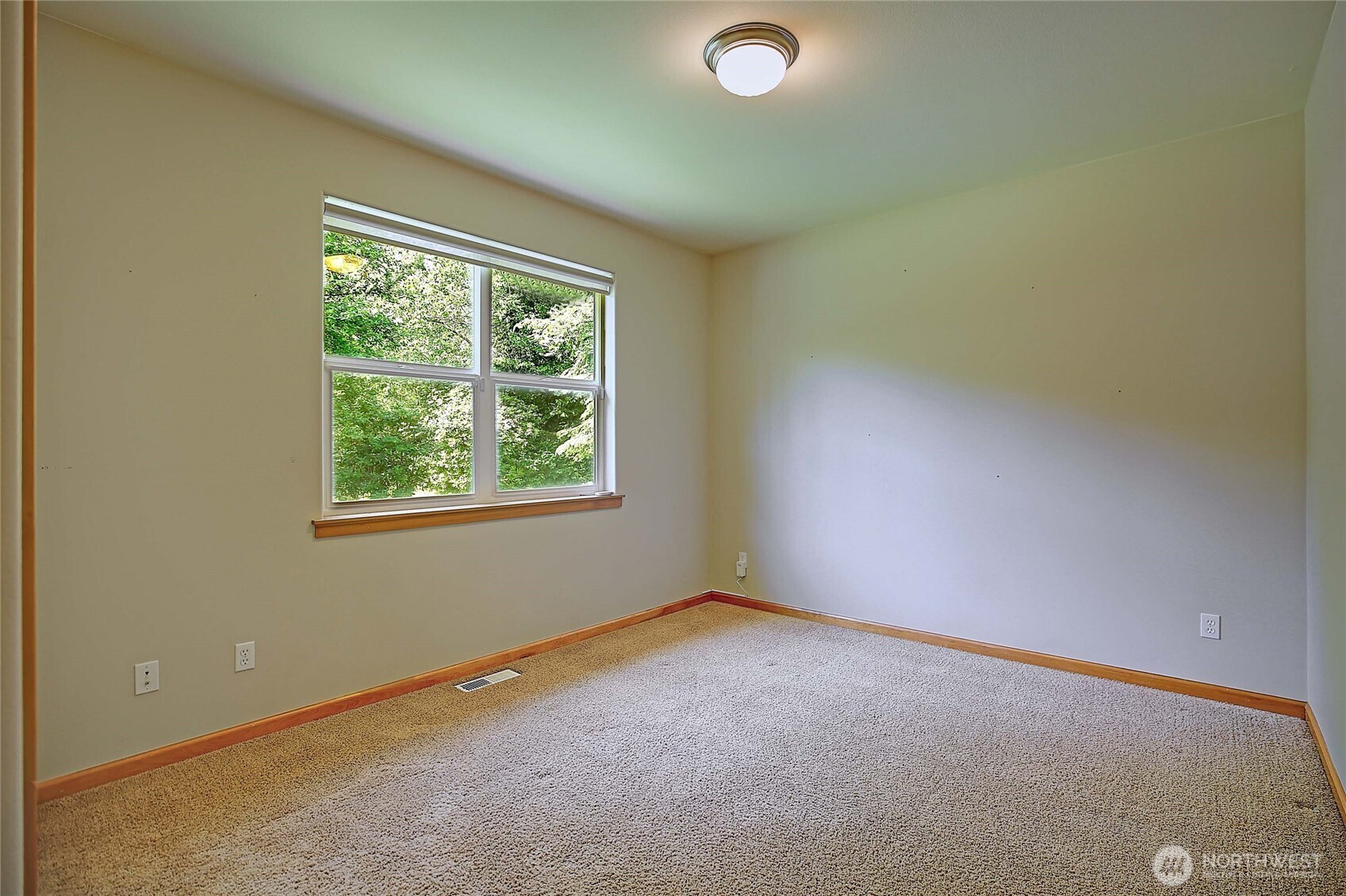 26306 2nd Avenue Property Photo 22
