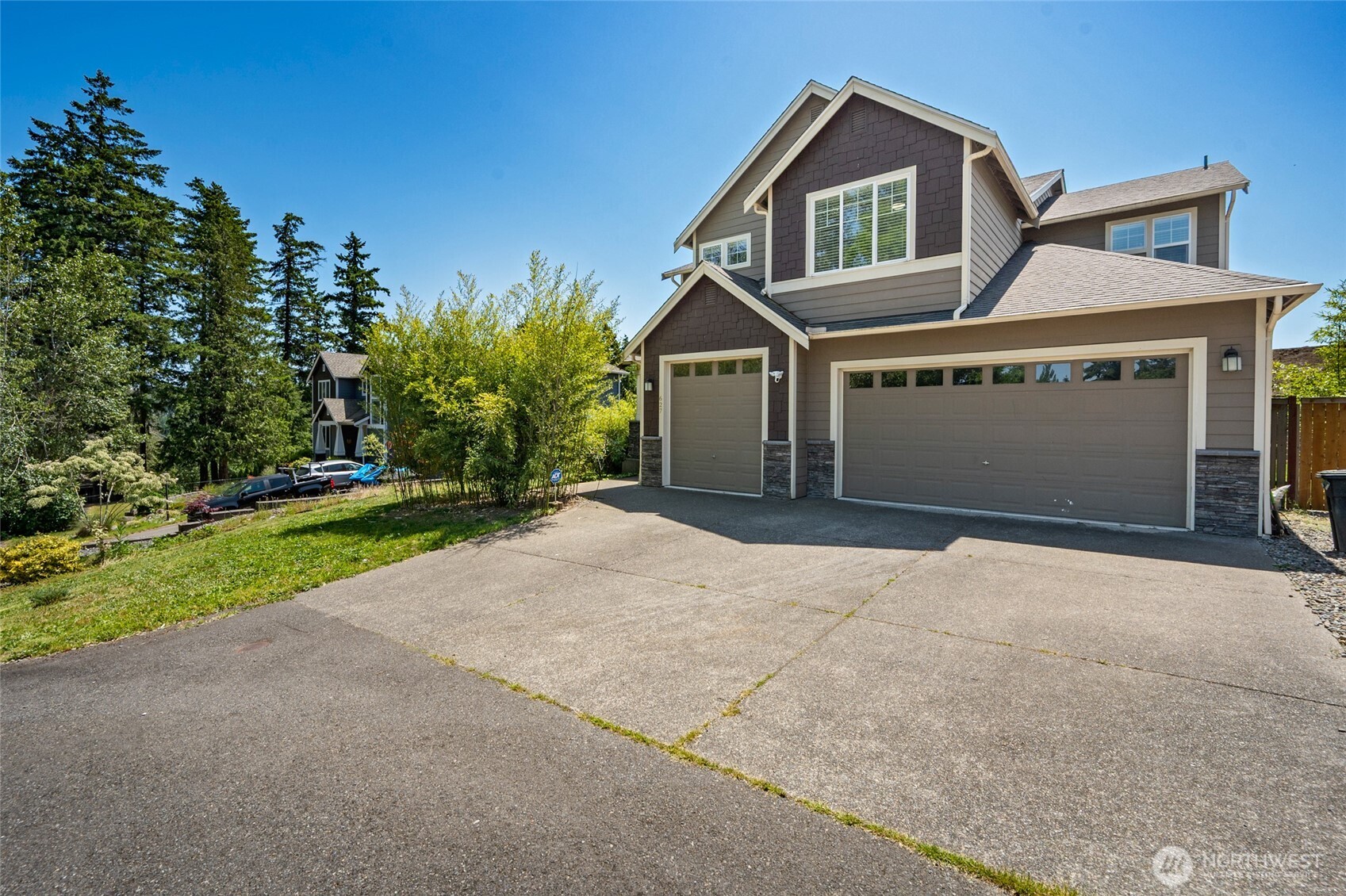 627 68th Avenue Property Photo 1