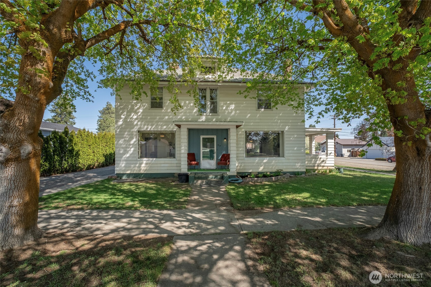 417 E Ash Street Property Photo 1