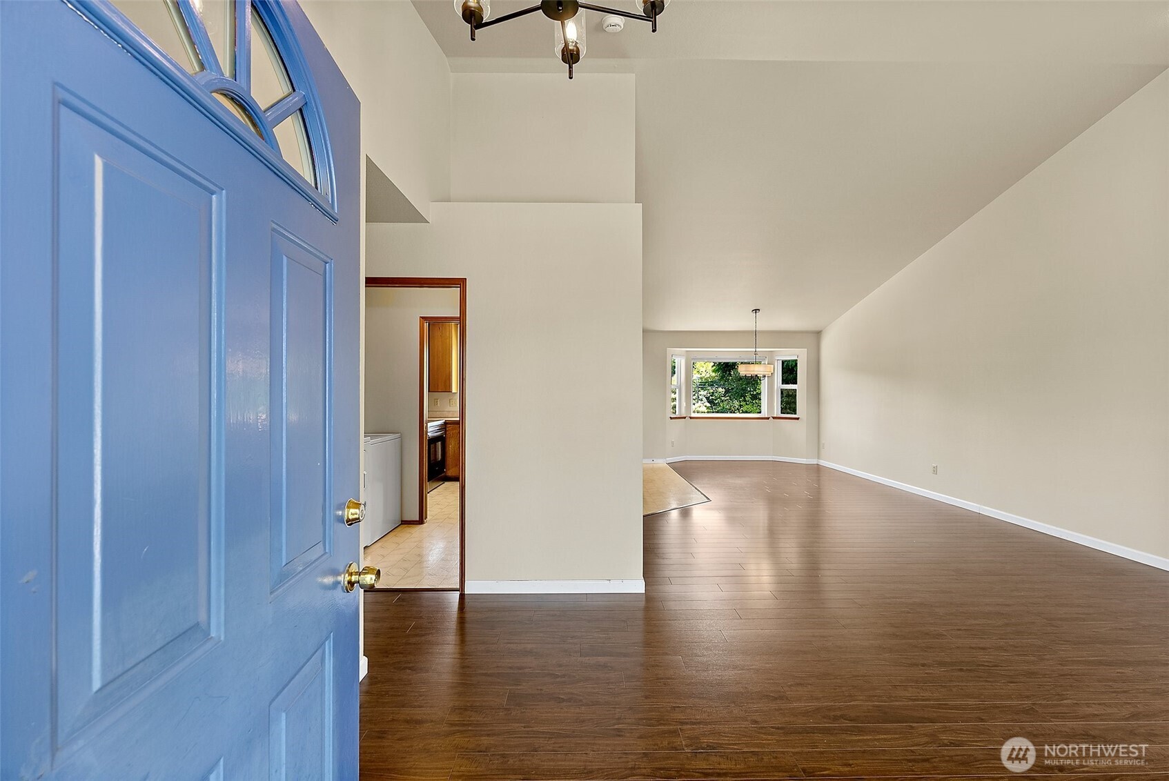 117 Eagle Glen Court Property Photo 4