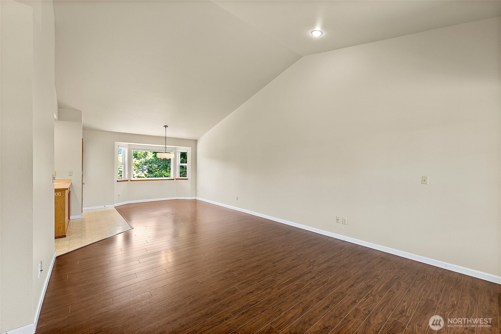 117 Eagle Glen Court Property Photo 5