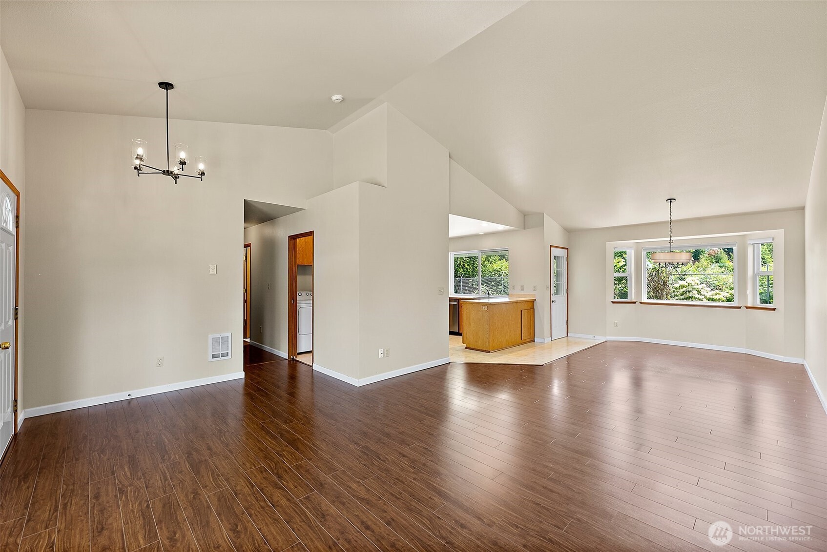 117 Eagle Glen Court Property Photo 6