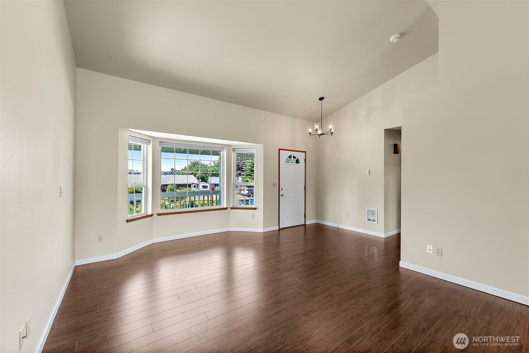 117 Eagle Glen Court Property Photo 7