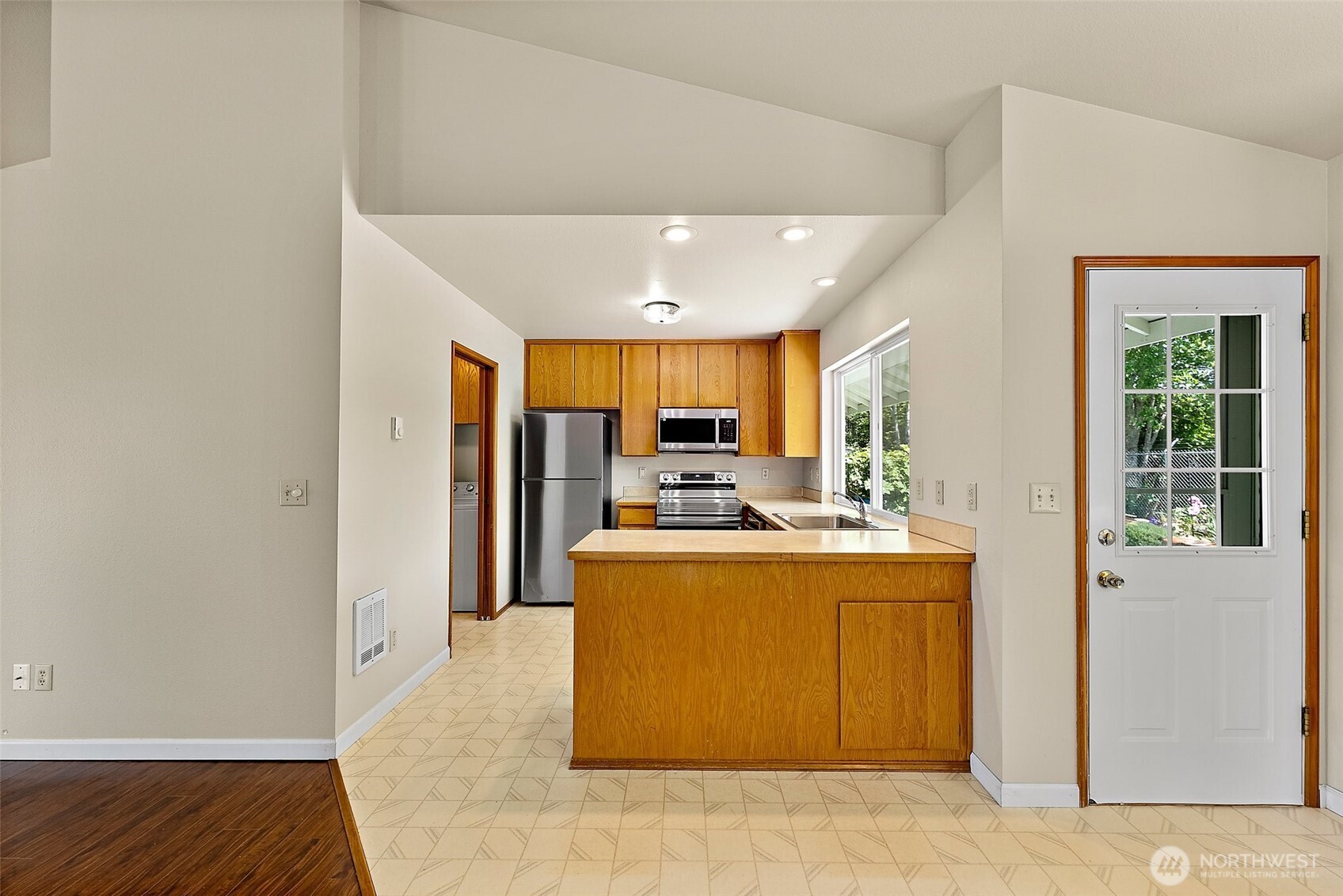 117 Eagle Glen Court Property Photo 11