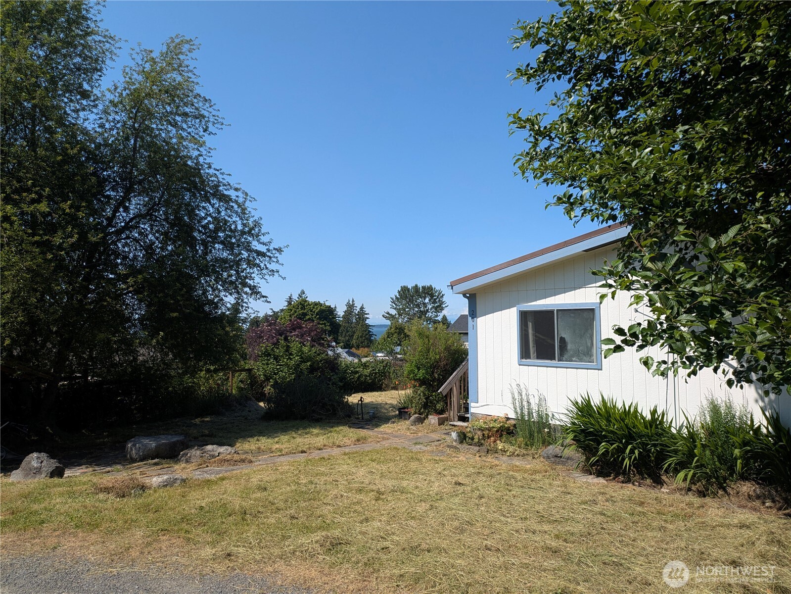 201 Hemlock Street Property Photo